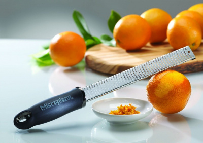 46020 Терка для цедры и сыра Microplane, цвет: черный